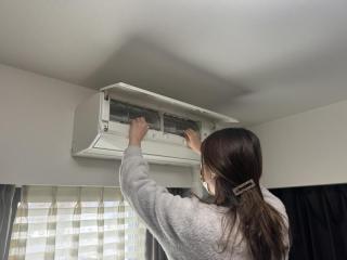 天井埋込式エアコンクリーニング/エアコン内部の汚れやカビを除去