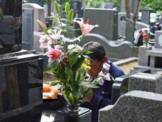 八戸市内のお墓参り代行はお任せください！まごころ込めてお参りします。