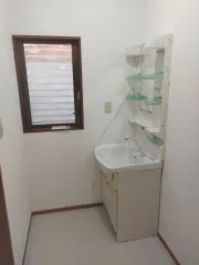 入居前や退去後の空室清掃です。