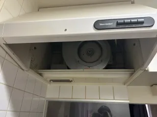 頑固な油汚れを徹底分解洗浄～レンジフード・換気扇分解清掃