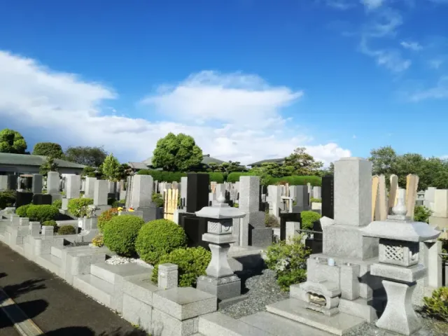 横浜のお墓参り代行・簡易清掃・写真報告のサービスの特徴