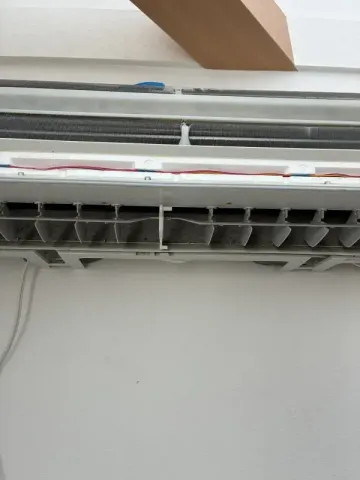 プロの技で徹底分解！お掃除機能付きエアコン高圧洗浄・消臭カビ取りプラン⁠のサービス写真