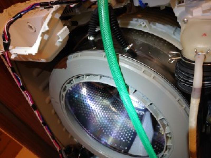 日立ドラム式洗濯機(BD-SV110A)、分解清掃 - テイユー株式会社｜おうち